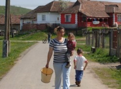 Rakaca: The settlement is located close to the basin of the valley of the Rakaca stream, on the territory of the once Borsod-county. Rakaca inherited its Slavic name from a stream traversing the village, a stream that was land marked in the 1249 perambulation.
By the first half of the 20th Century the settlement was a flourishing one: it had its own Greek-Catholic public school, general practitioner and post office.
Today Rakaca is inhabited by a larger Gypsy population that is cut from the outside world, deprived of any chances for employment, hoping for outside help to improve their living conditions.
