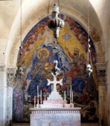 Chapels and altars on the floor.