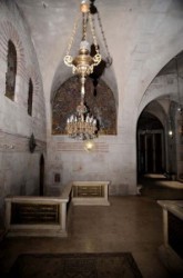 Chapels and altars on the floor.