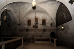 Chapels and altars on the floor.