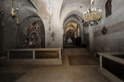 Chapels and altars on the floor.