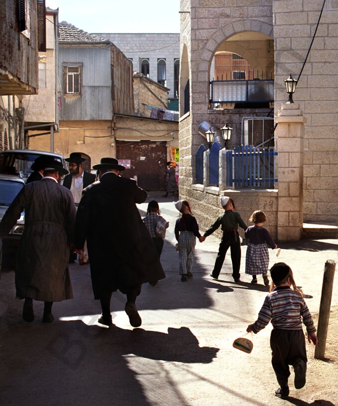 Mea She'arim ultra ortodox of Jews quarter in Jerusalem, 