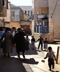 Mea She'arim ultra ortodox of Jews quarter in Jerusalem, 