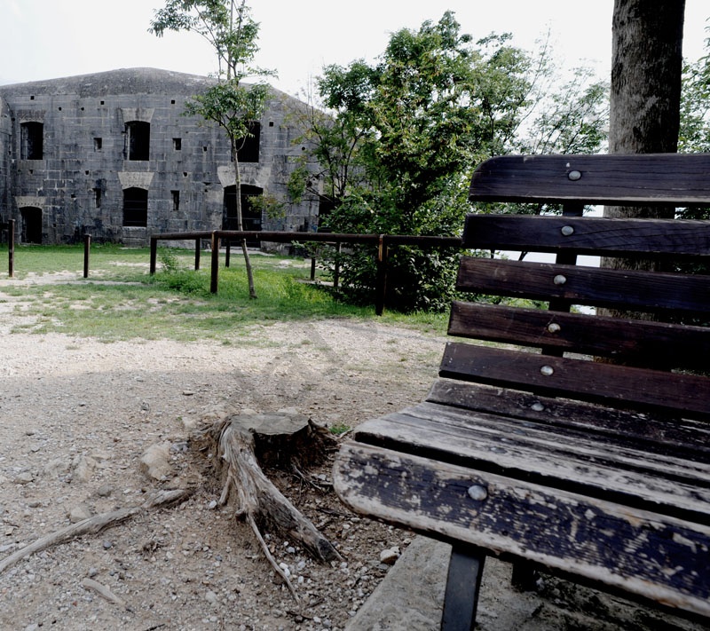 Mountain Fortresses at the Garda lake