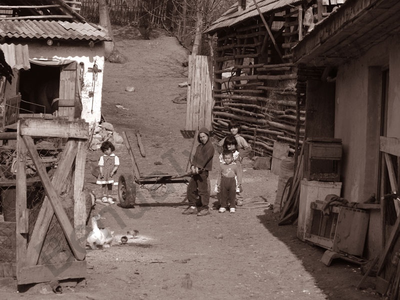 Rakaca: The settlement is located close to the basin of the valley of the Rakaca stream, on the territory of the once Borsod-county. Rakaca inherited its Slavic name from a stream traversing the village, a stream that was land marked in the 1249 perambulation.
By the first half of the 20th Century the settlement was a flourishing one: it had its own Greek-Catholic public school, general practitioner and post office.
Today Rakaca is inhabited by a larger Gypsy population that is cut from the outside world, deprived of any chances for employment, hoping for outside help to improve their living conditions.
