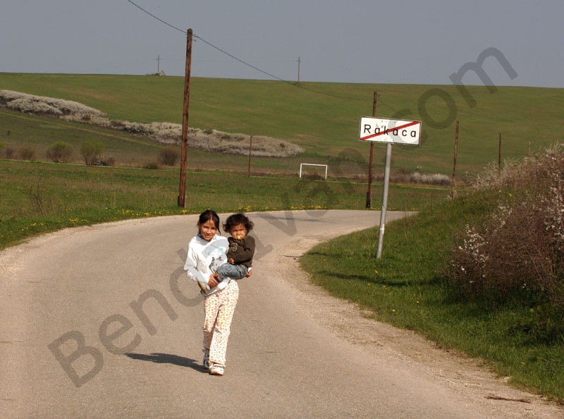 Rakaca: The settlement is located close to the basin of the valley of the Rakaca stream, on the territory of the once Borsod-county. Rakaca inherited its Slavic name from a stream traversing the village, a stream that was land marked in the 1249 perambulation.
By the first half of the 20th Century the settlement was a flourishing one: it had its own Greek-Catholic public school, general practitioner and post office.
Today Rakaca is inhabited by a larger Gypsy population that is cut from the outside world, deprived of any chances for employment, hoping for outside help to improve their living conditions.
